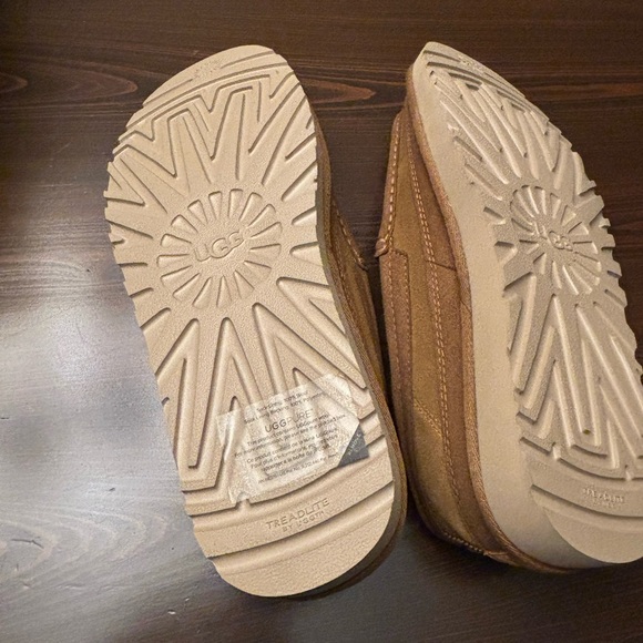 UGG Men's Brown Suede Slip-On Shoes - Picture 4 of 4